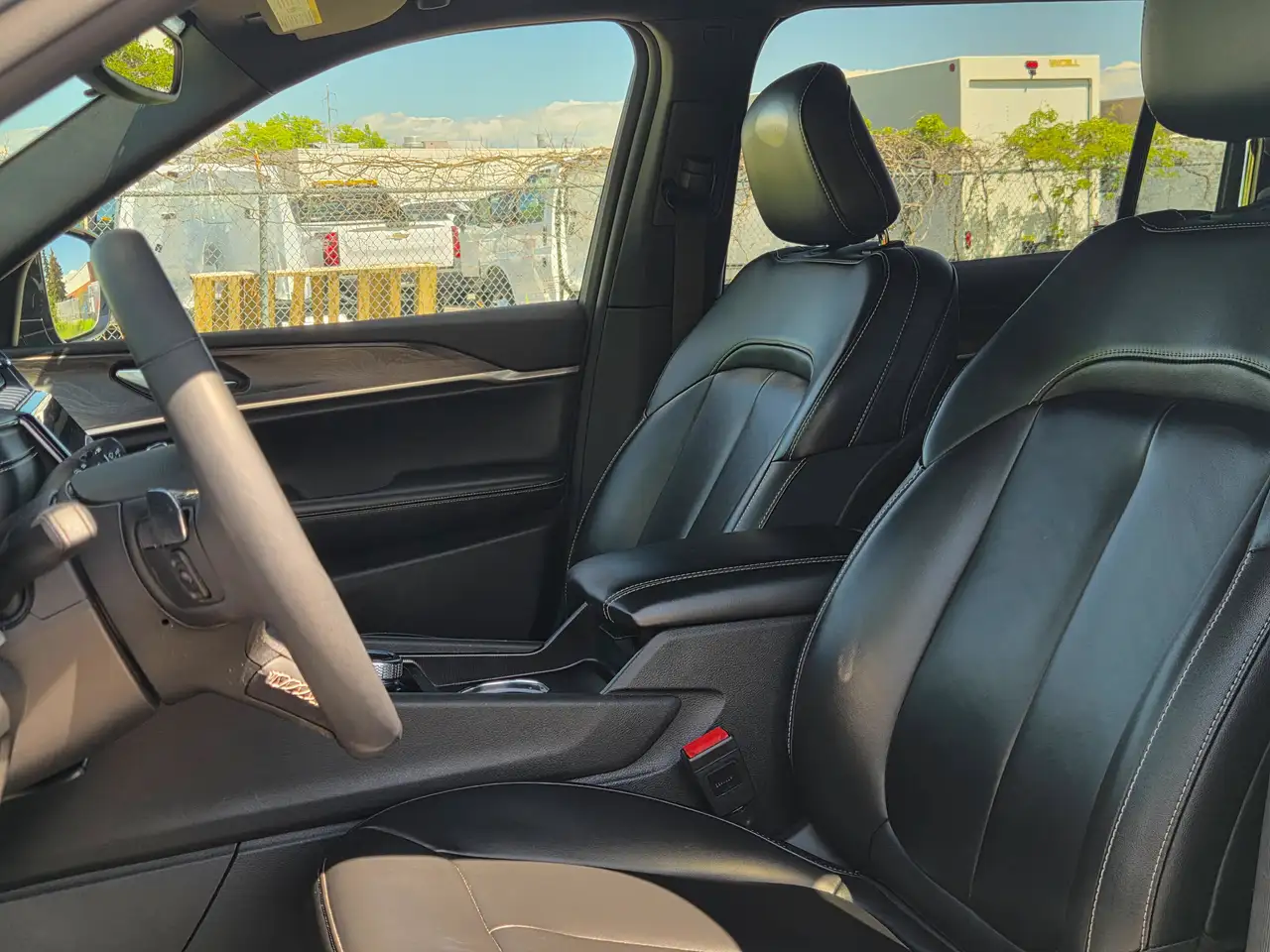 Jeep Grand Cherokee - Image 14
