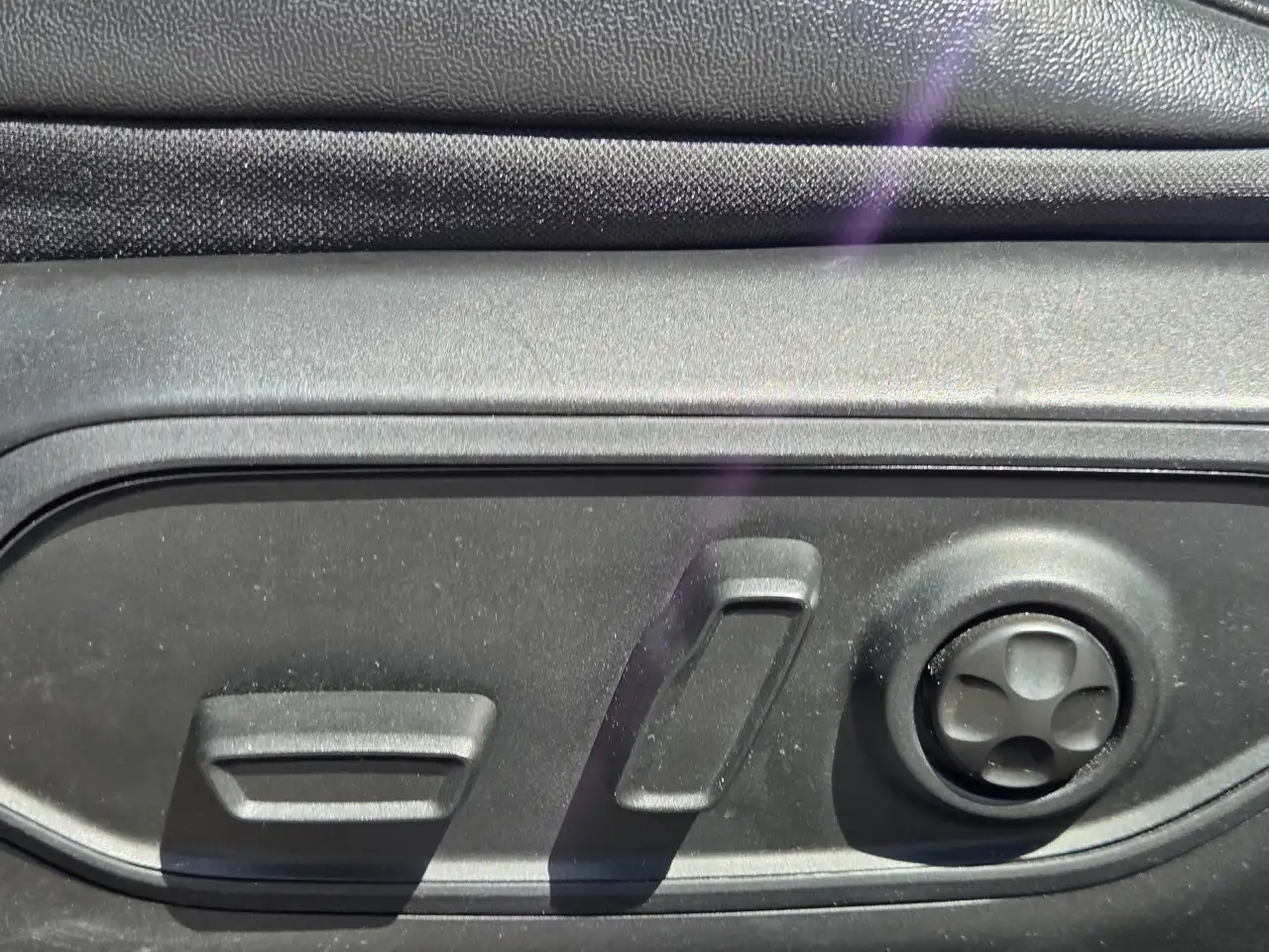Jeep Grand Cherokee - Image 12