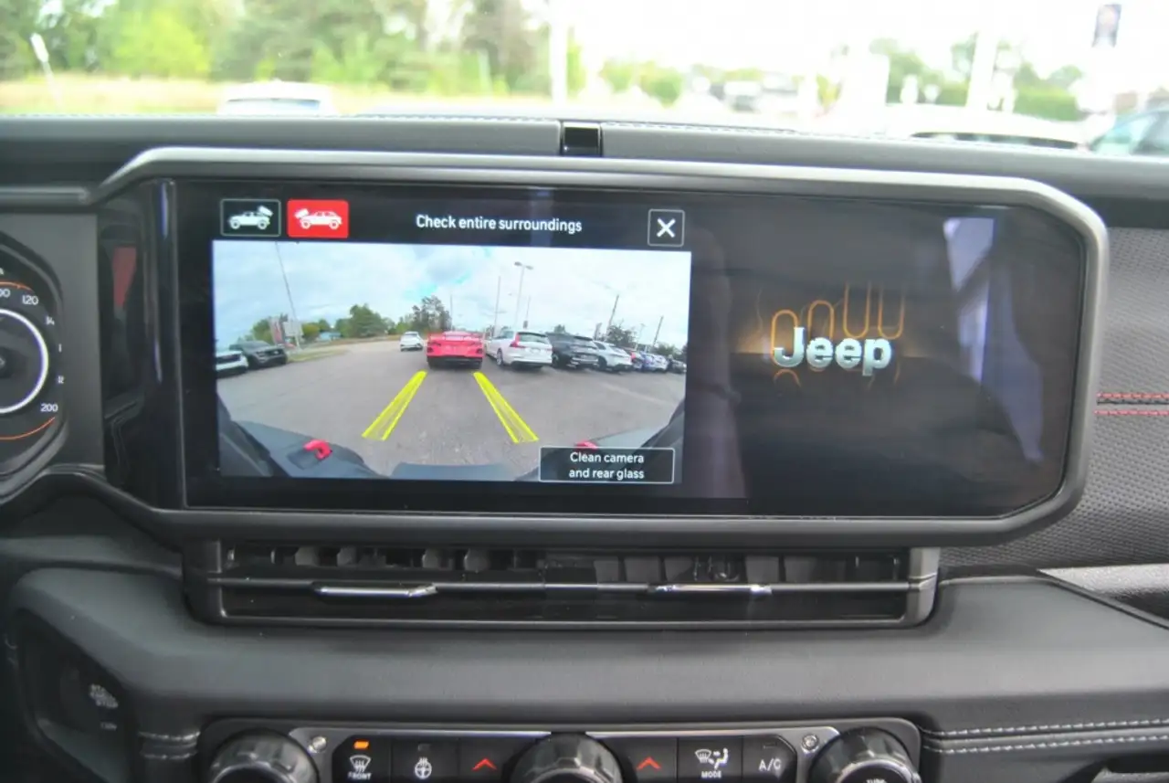 Jeep Wrangler - Image 22