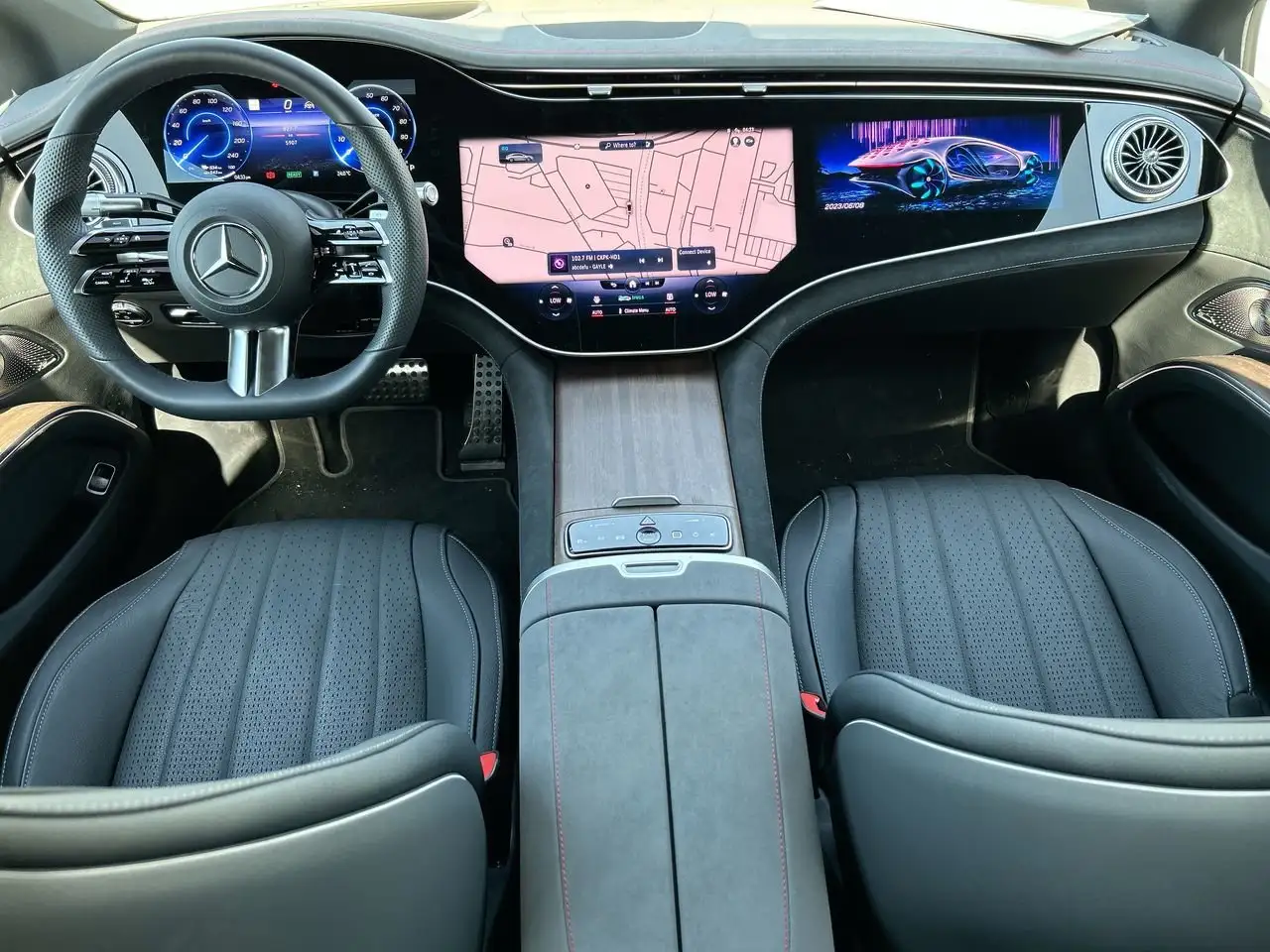Mercedes-Benz EQS - Image 31