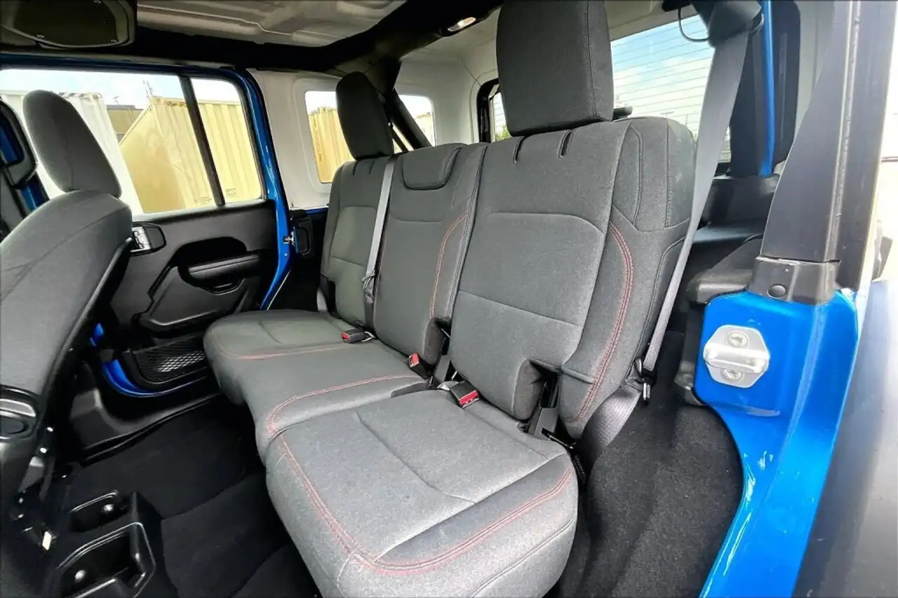 Jeep Wrangler - Image 26