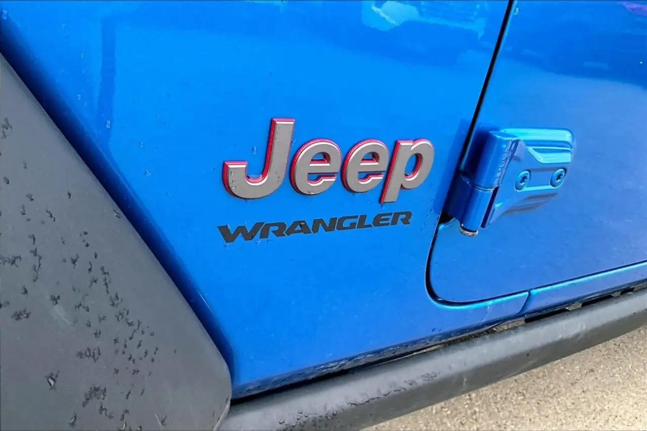 Jeep Wrangler - Image 32