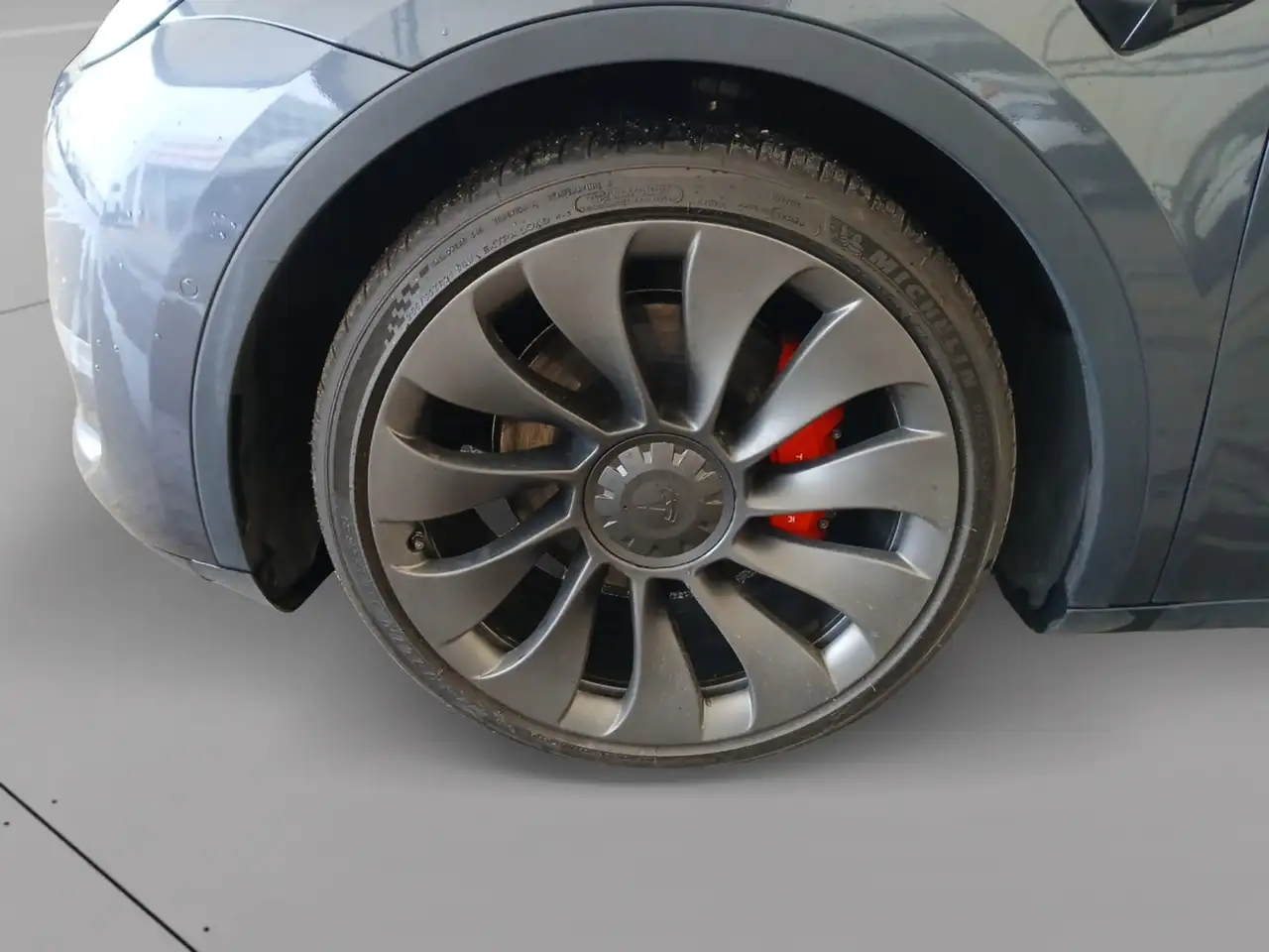 Tesla Model Y - Image 28