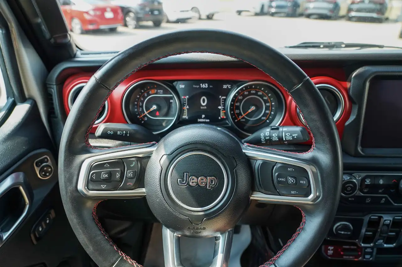 Jeep Wrangler - Image 11