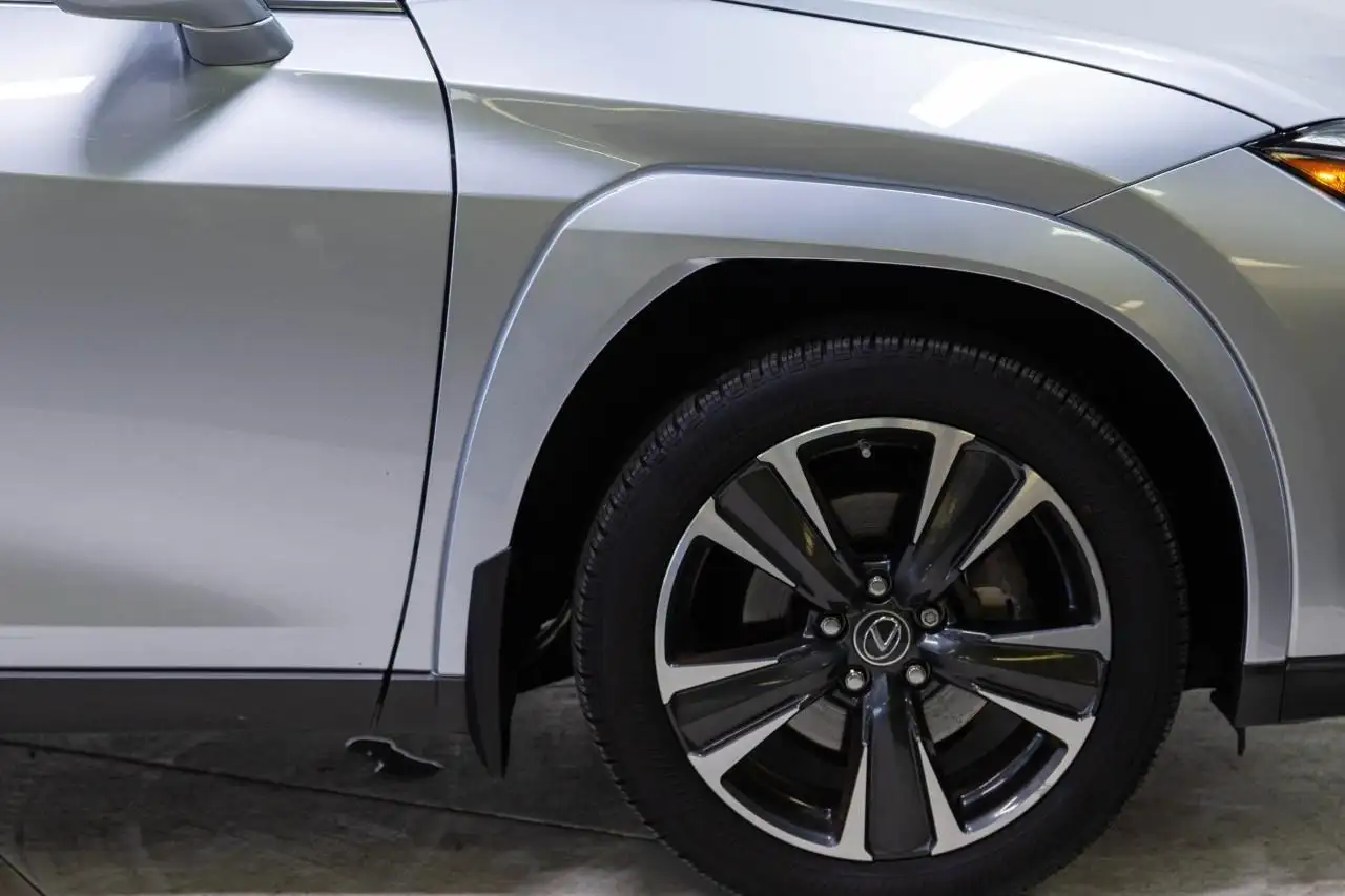 Lexus UX 250h - Image 14