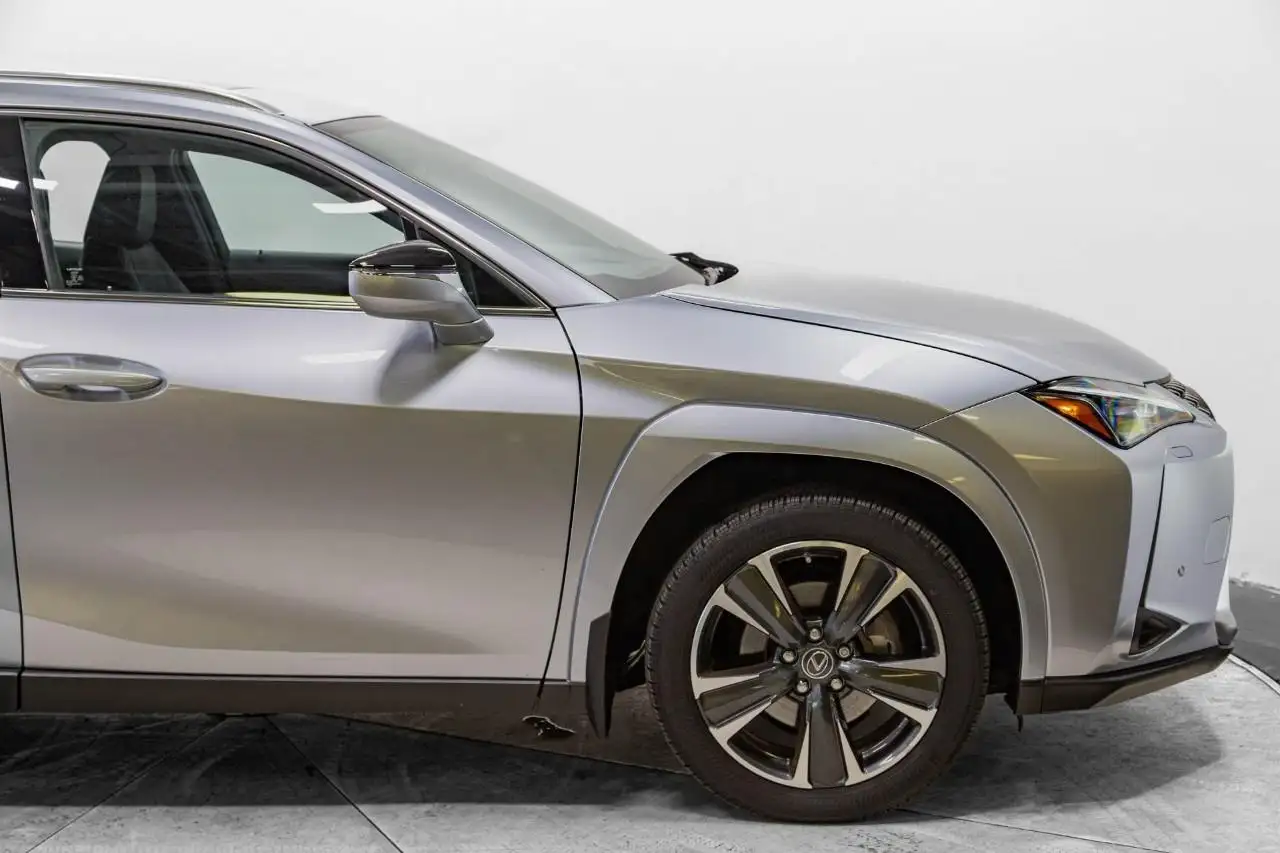 Lexus UX 250h - Image 13