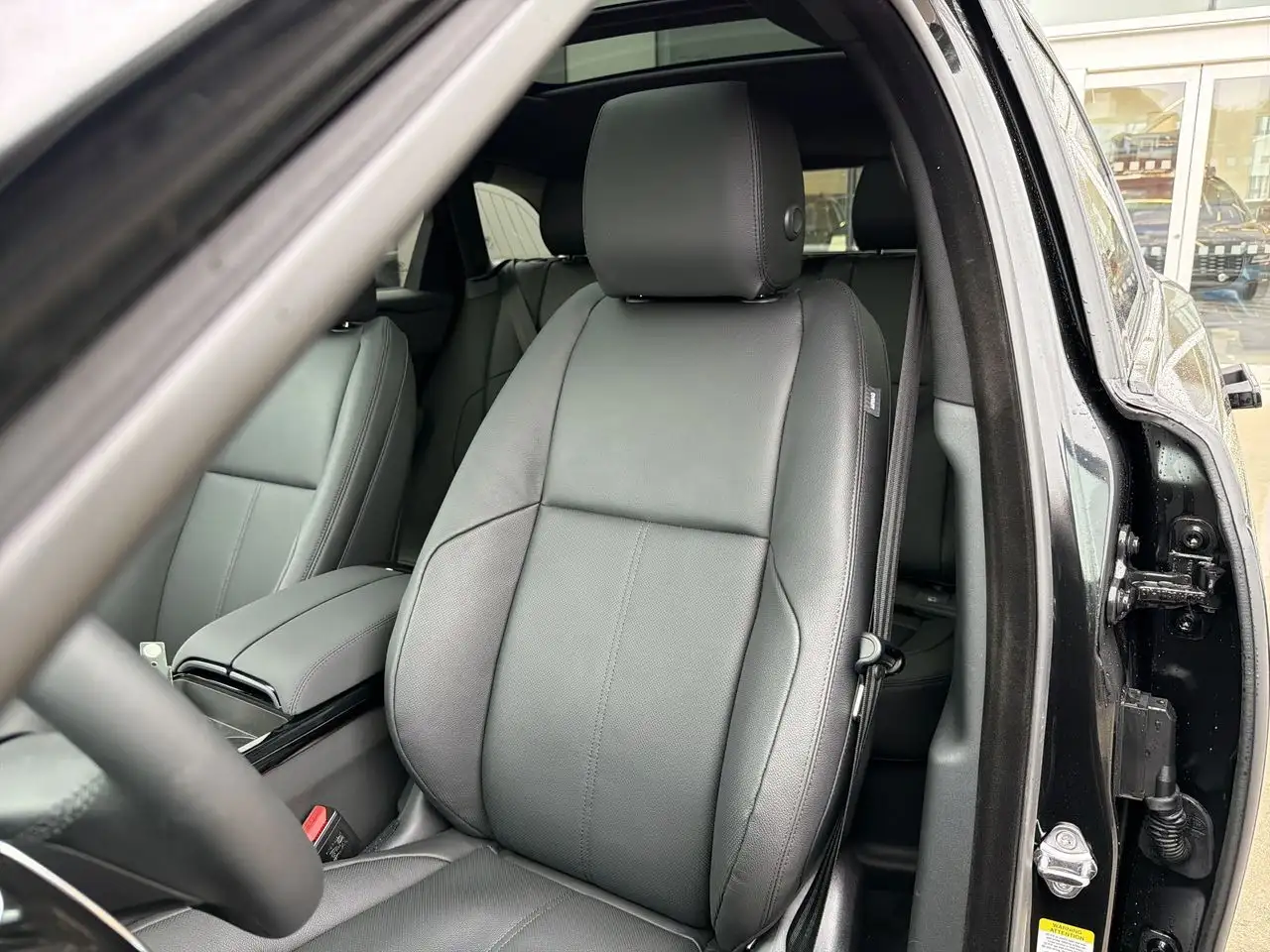 Land Rover Range Rover Velar - Image 8