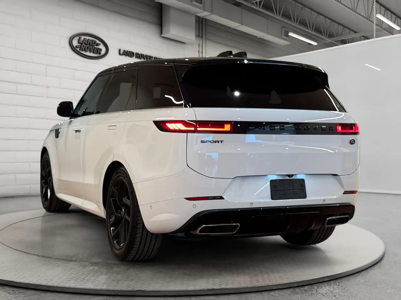 Land Rover Range Rover Sport - Image 7
