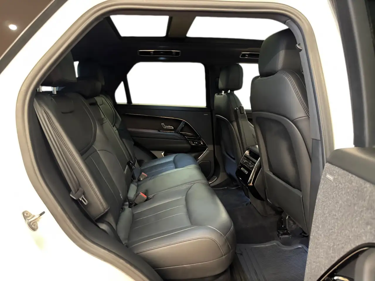 Land Rover Range Rover Sport - Image 30