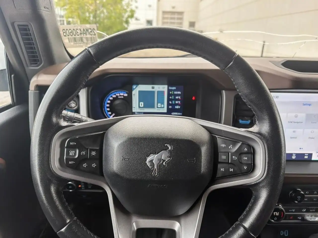 Ford Bronco - Image 14