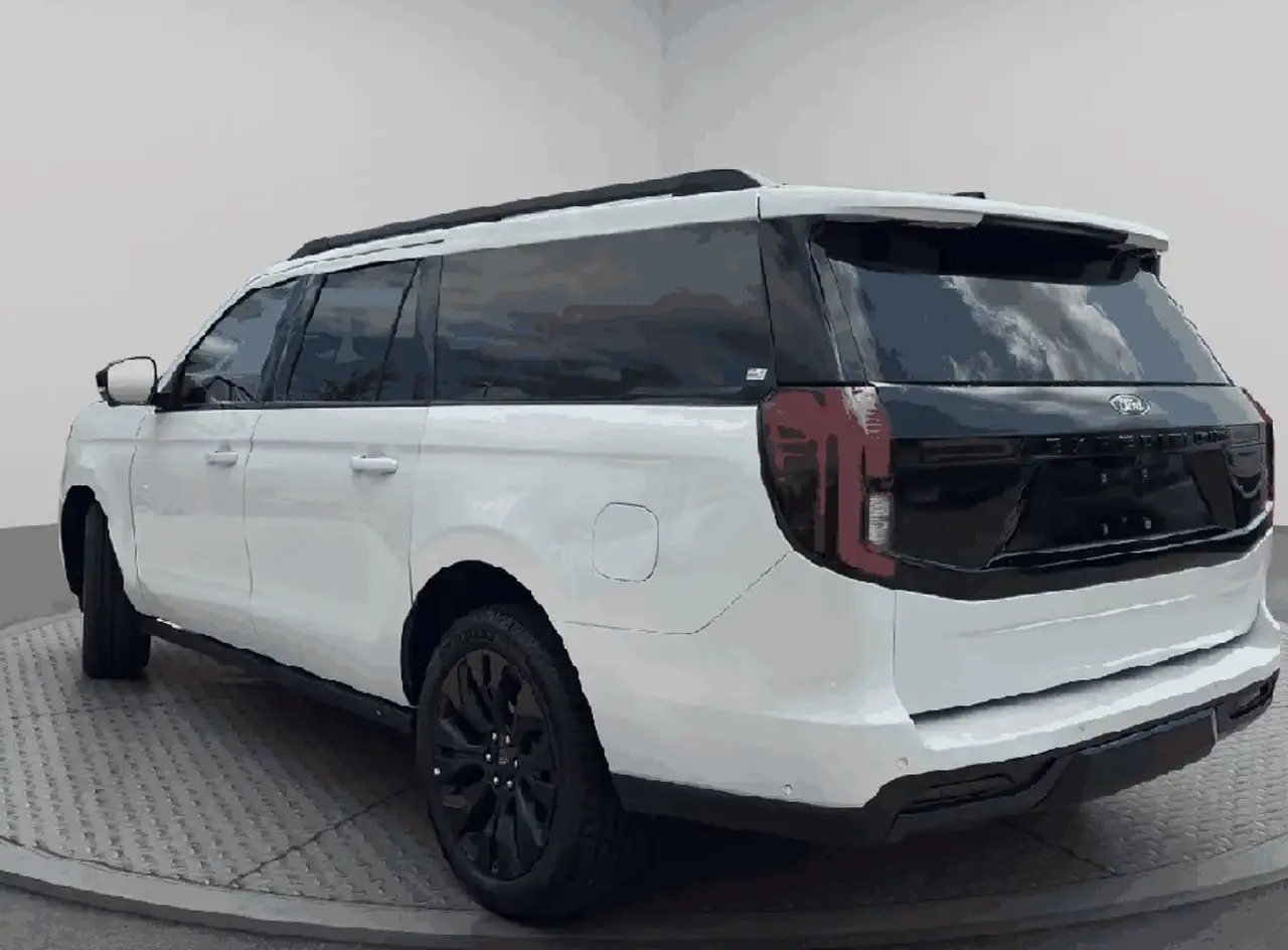 Ford Expedition - Image 3
