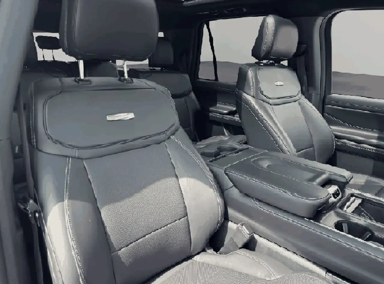 Ford Expedition - Image 9