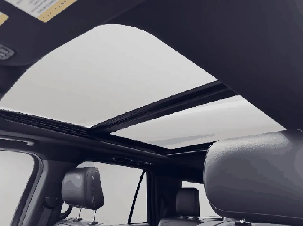 Ford Expedition - Image 8