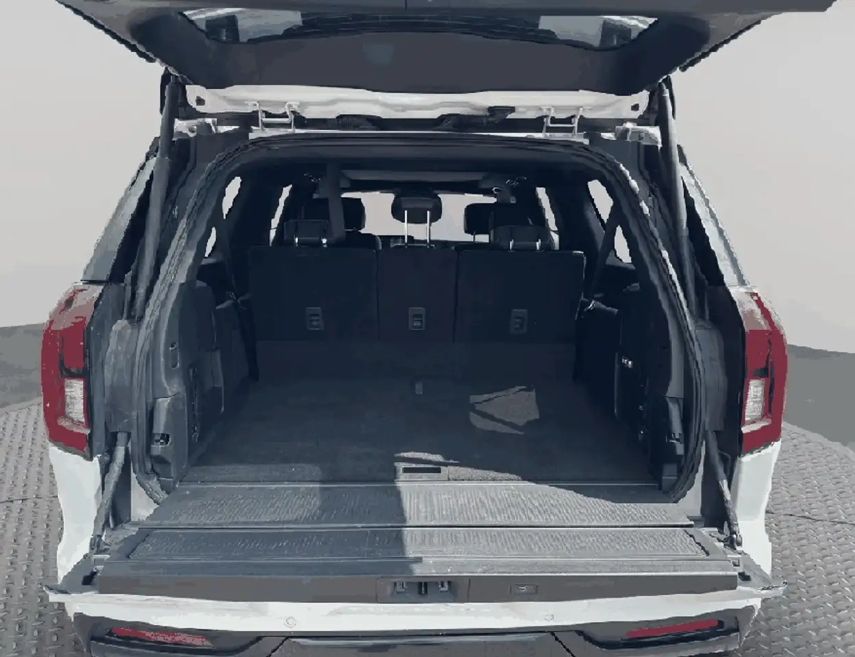 Ford Expedition - Image 4