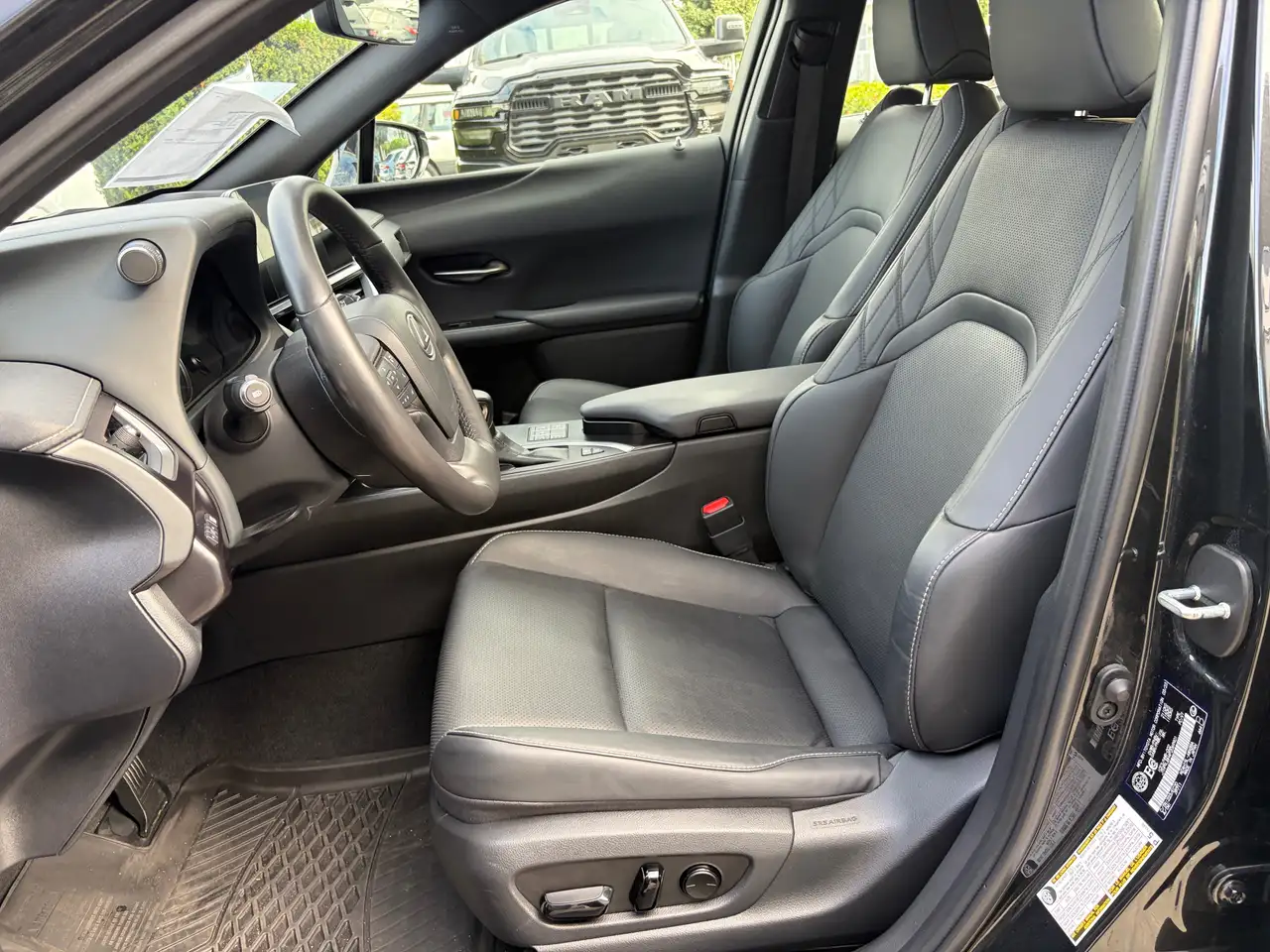 Lexus UX - Image 20