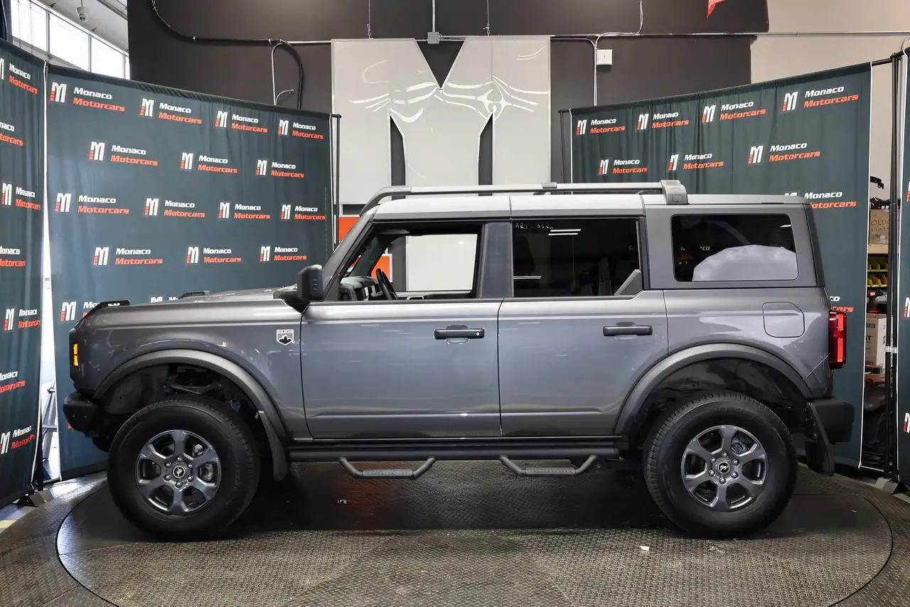 Ford Bronco - Image 3