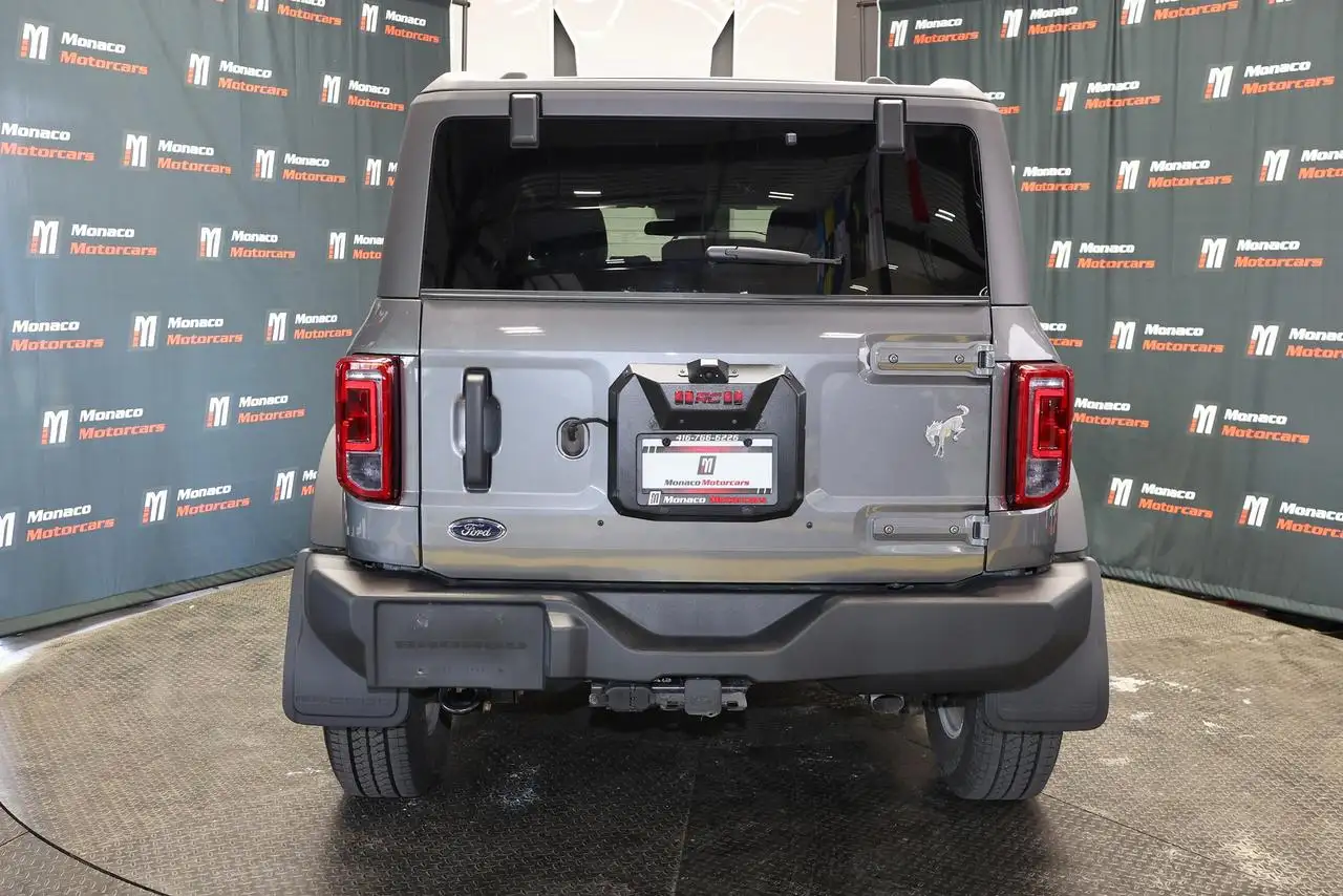 Ford Bronco - Image 4