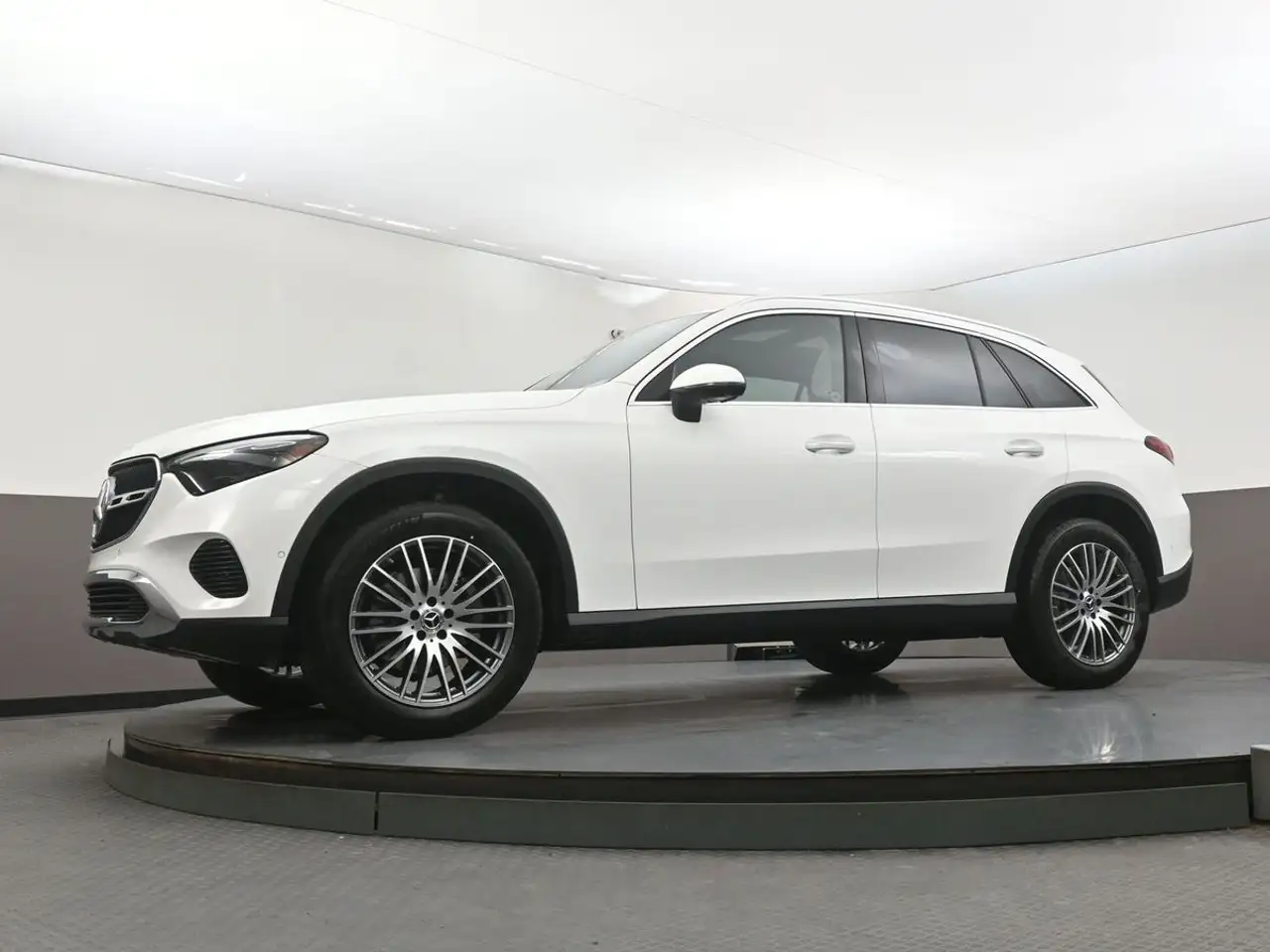 Mercedes-Benz GLC - Image 46