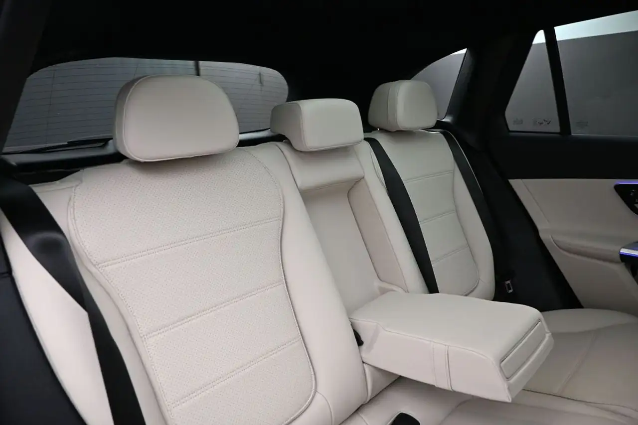 Mercedes-Benz GLC - Image 31