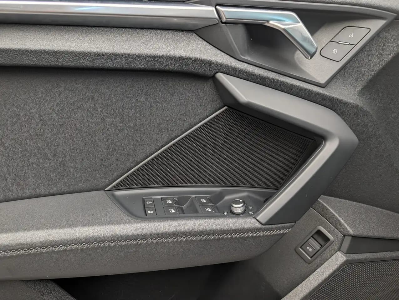 Audi S3 - Image 10