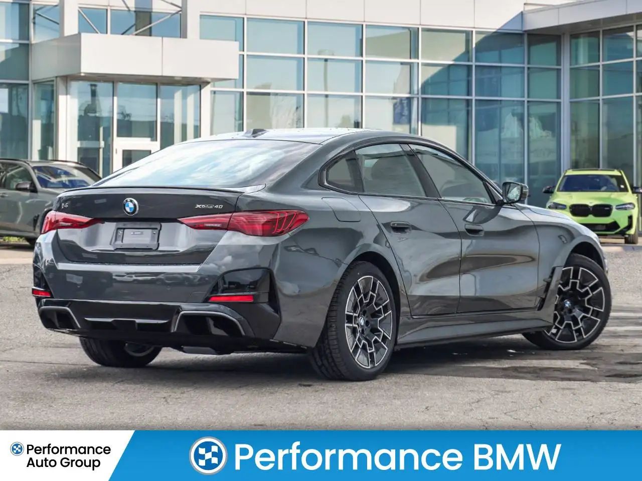 BMW i4 - Image 2