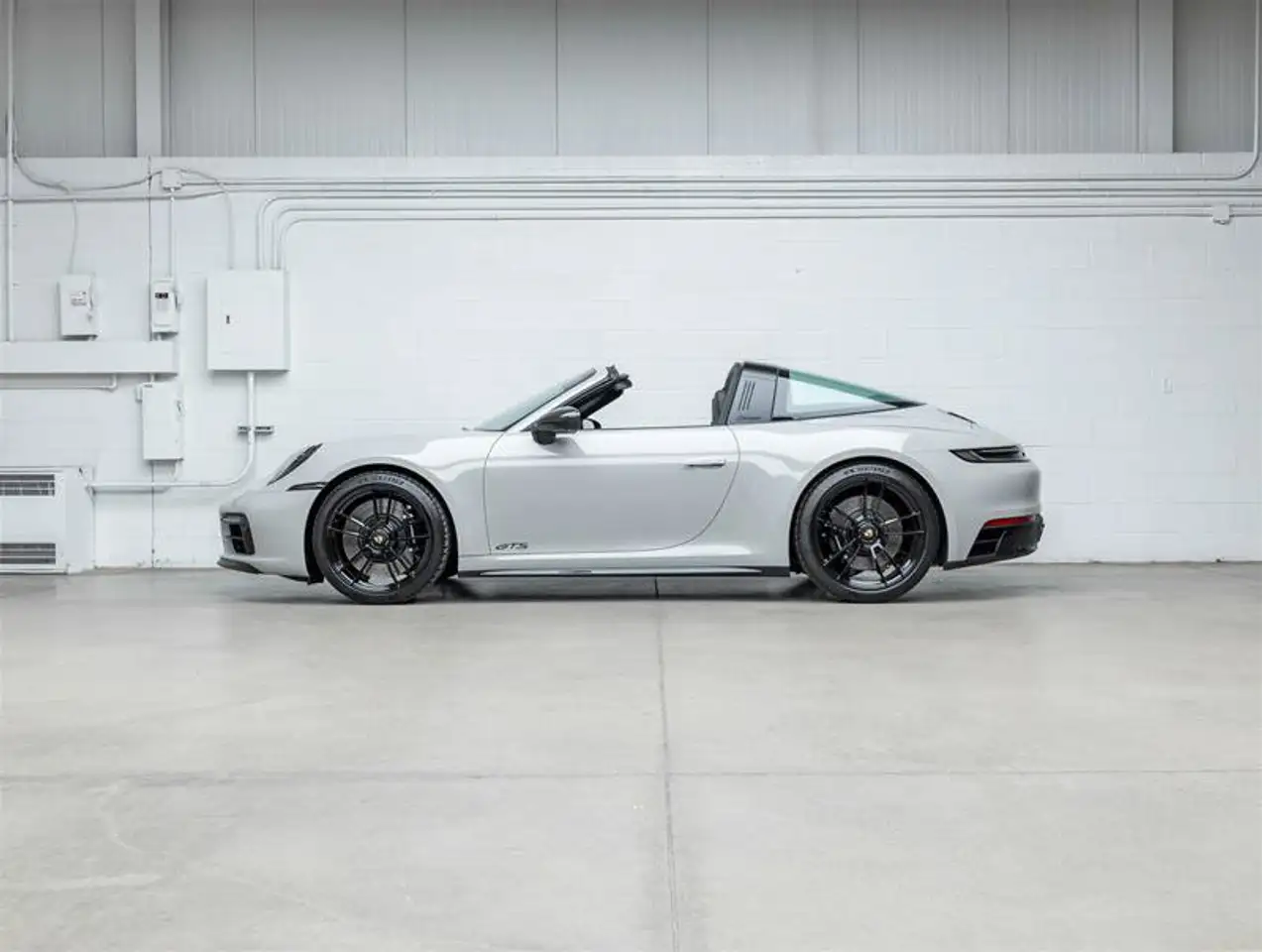 Porsche 911 - Image 8