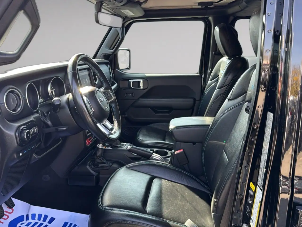 Jeep Wrangler - Image 10