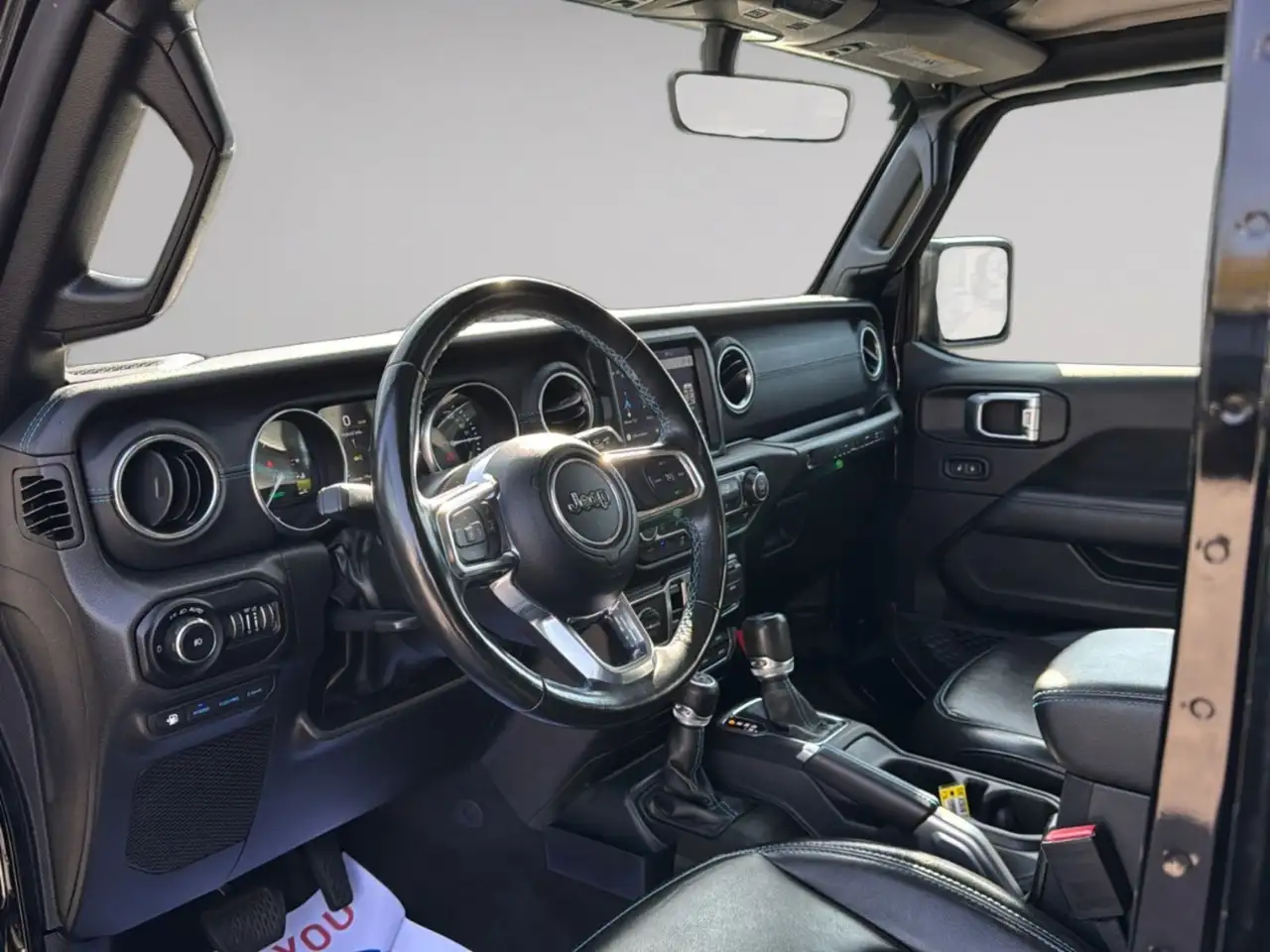 Jeep Wrangler - Image 11