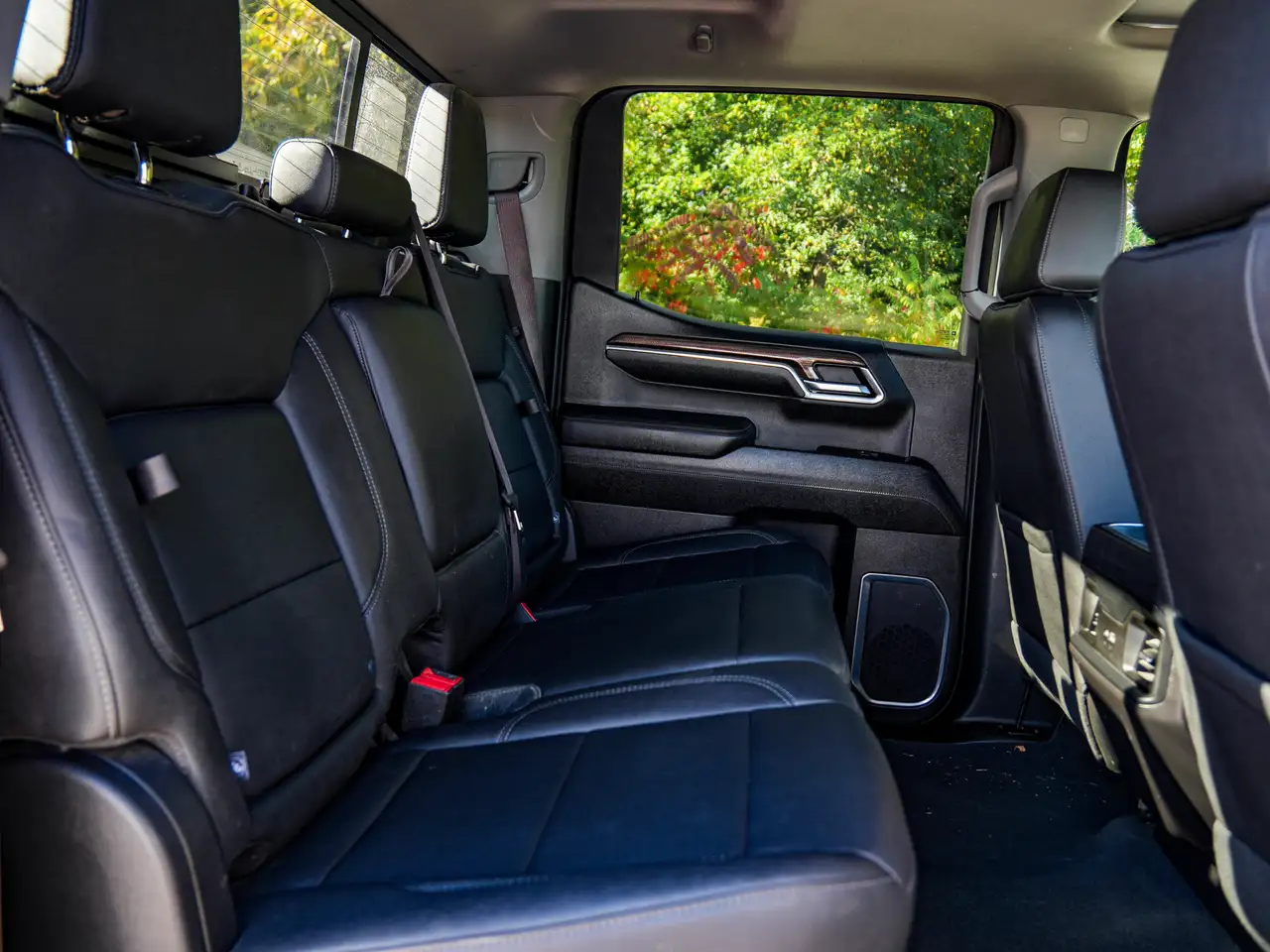 Chevrolet Silverado 1500 - Image 35