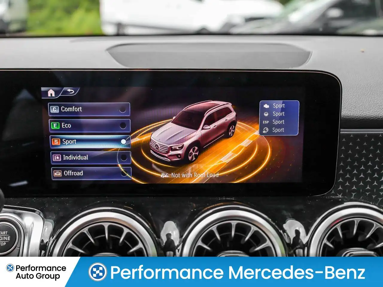 Mercedes-Benz GLB - Image 25