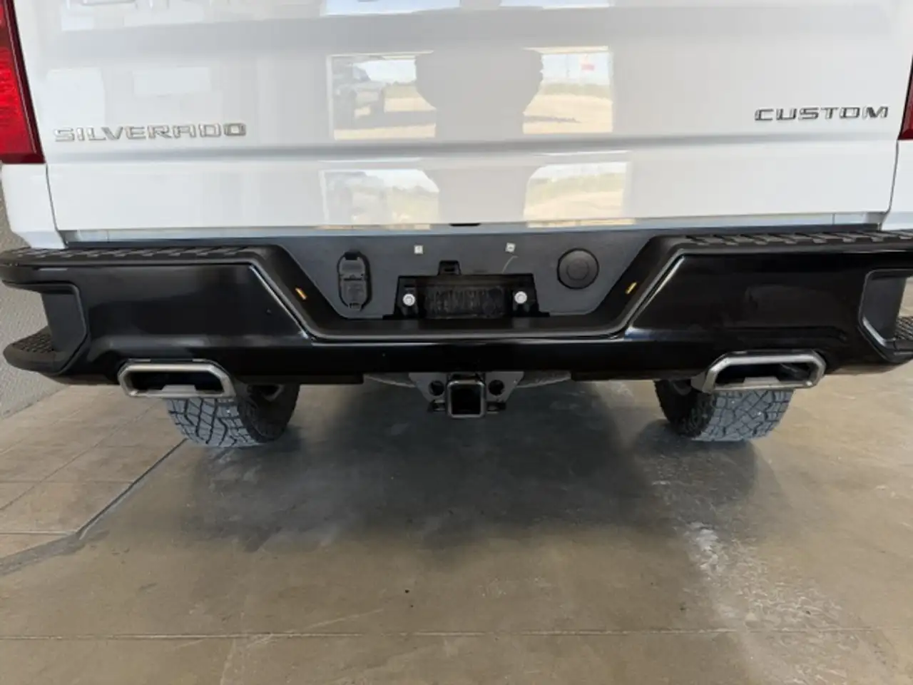 Chevrolet Silverado 1500 - Image 6