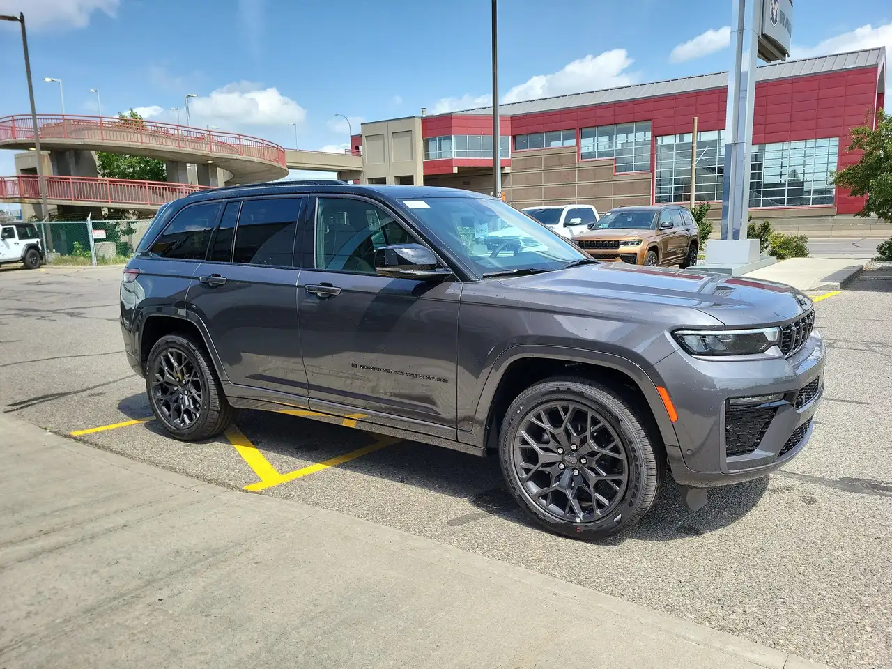 Jeep Grand Cherokee - Image 5
