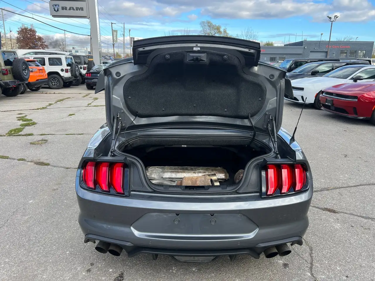 Ford Mustang - Image 29