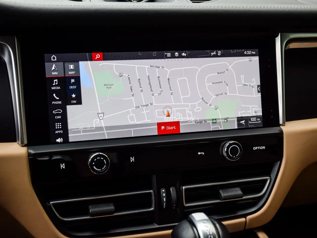Porsche Macan - Image 21