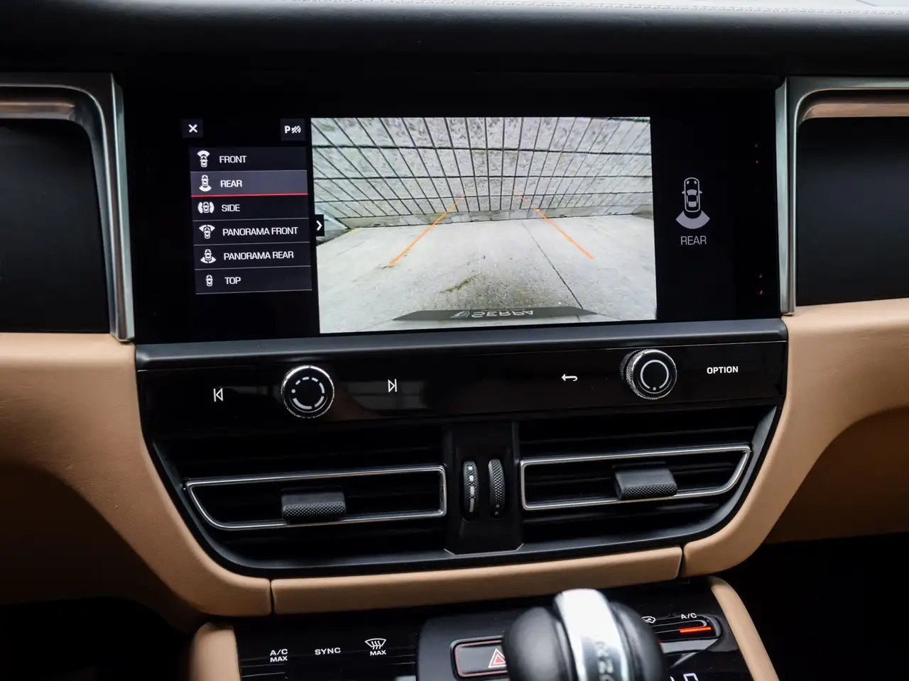 Porsche Macan - Image 22