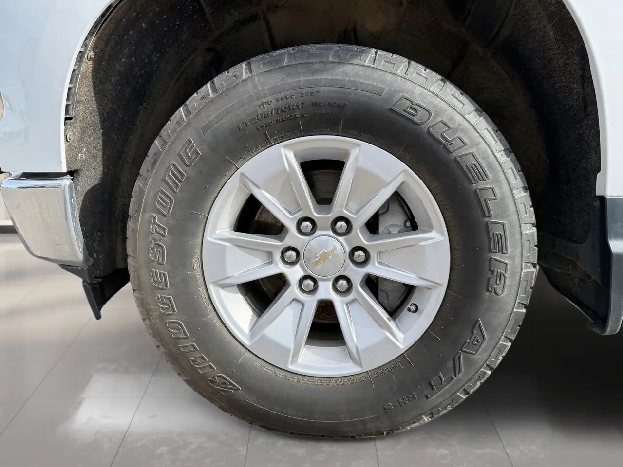 Chevrolet Silverado 1500 - Image 9
