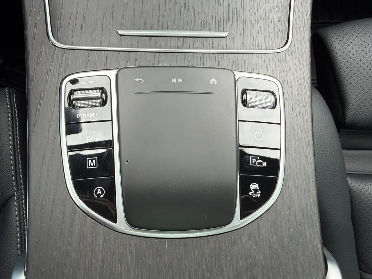 Mercedes-Benz GLC - Image 21