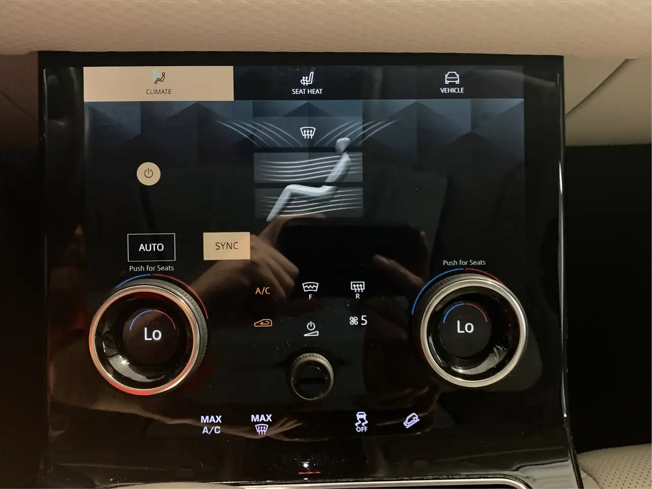 Land Rover Range Rover Velar - Image 27