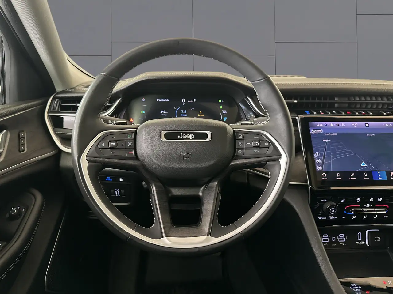 Jeep Grand Cherokee - Image 8