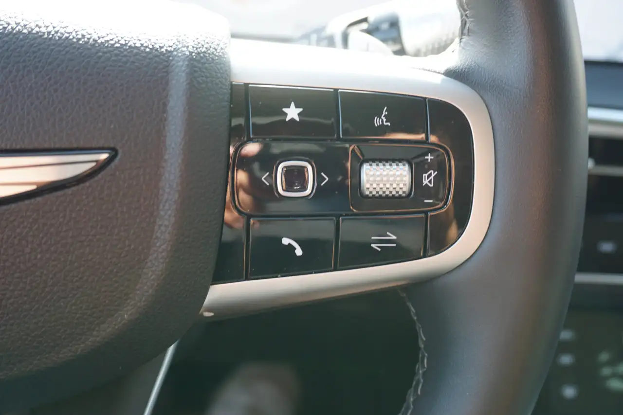 Genesis GV70 - Image 20