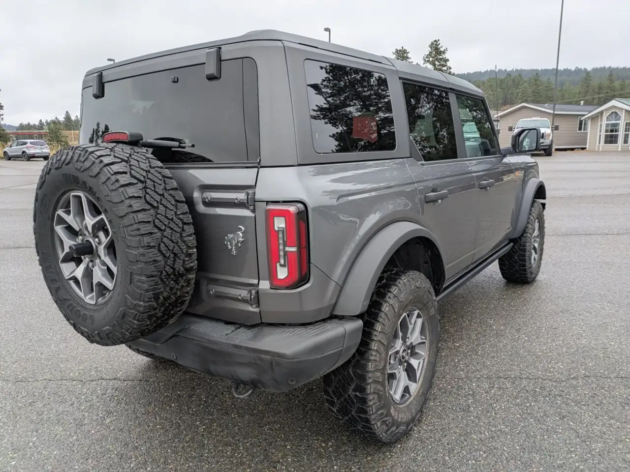 Ford Bronco - Image 4