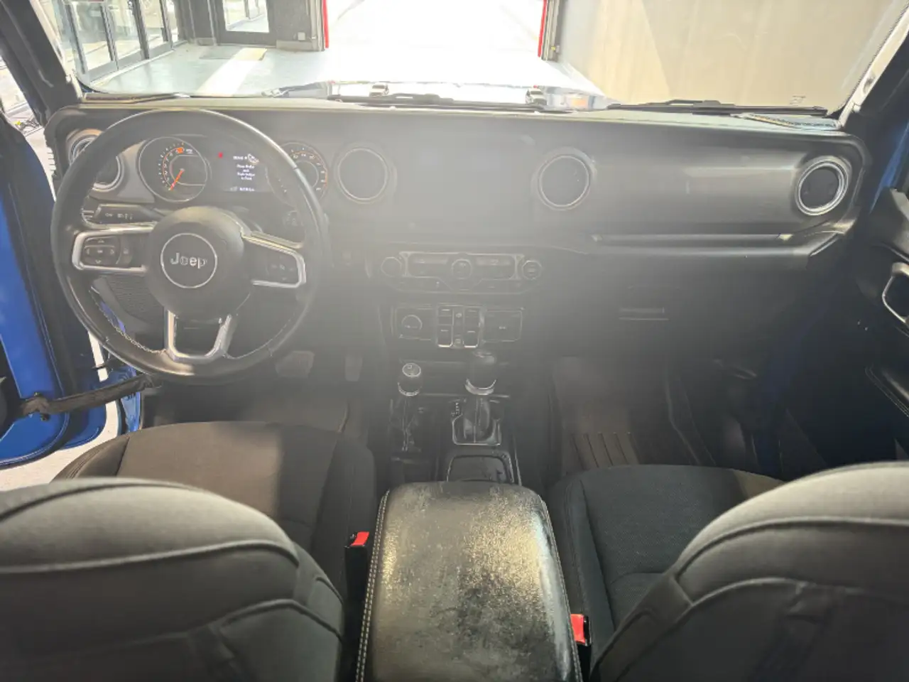 Jeep Wrangler - Image 12