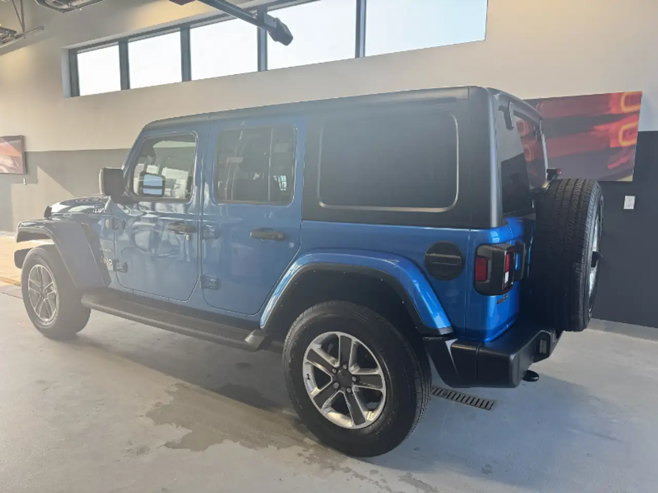 Jeep Wrangler - Image 6