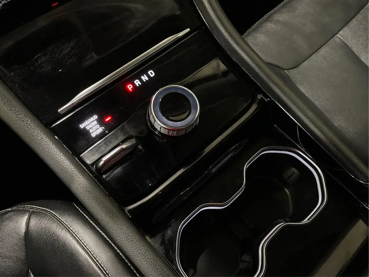 Jeep Grand Cherokee - Image 30