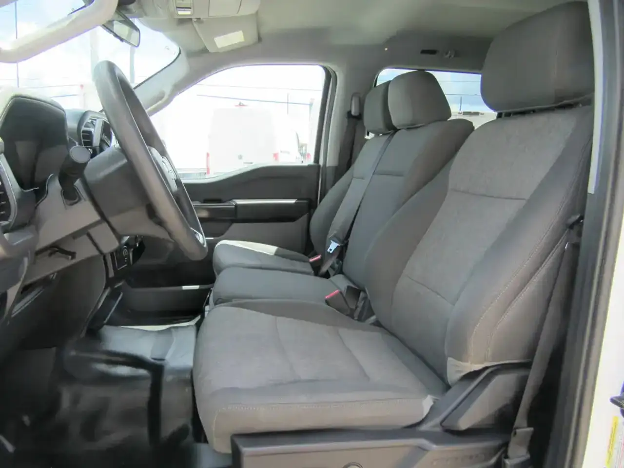 Ford F-150 - Image 2