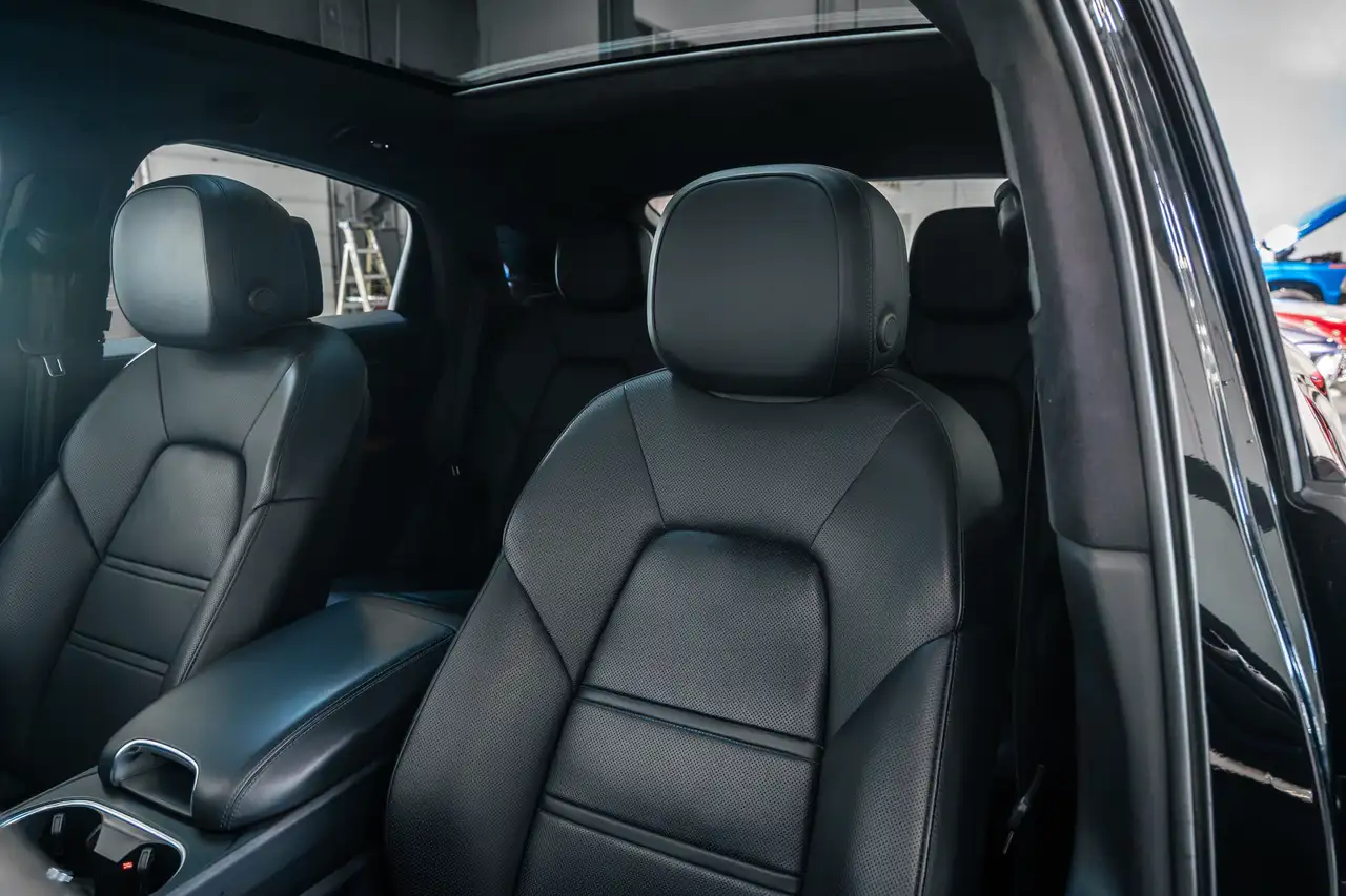 Porsche Cayenne - Image 33