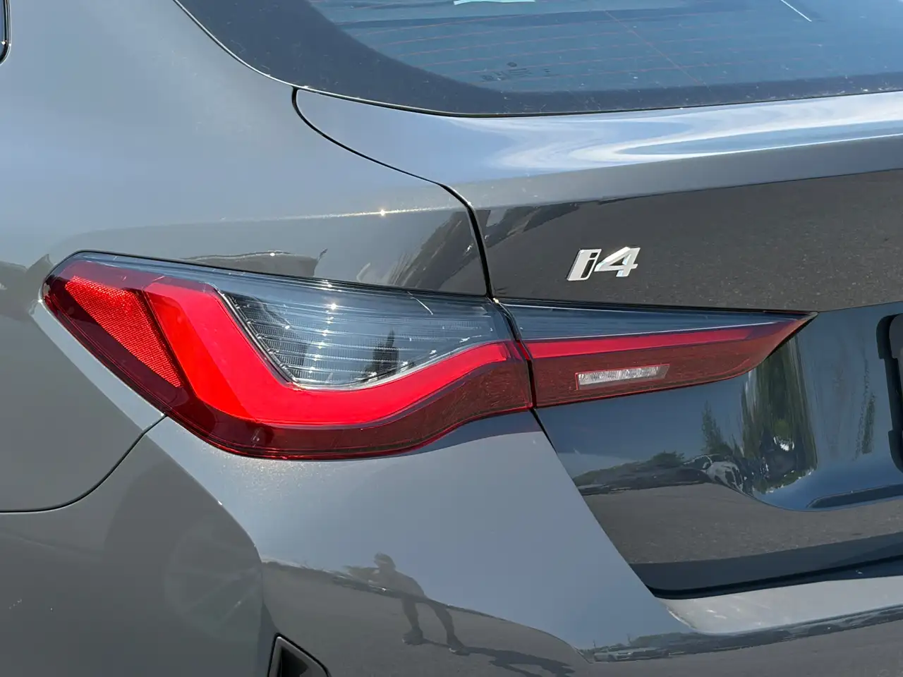 BMW i4 - Image 4