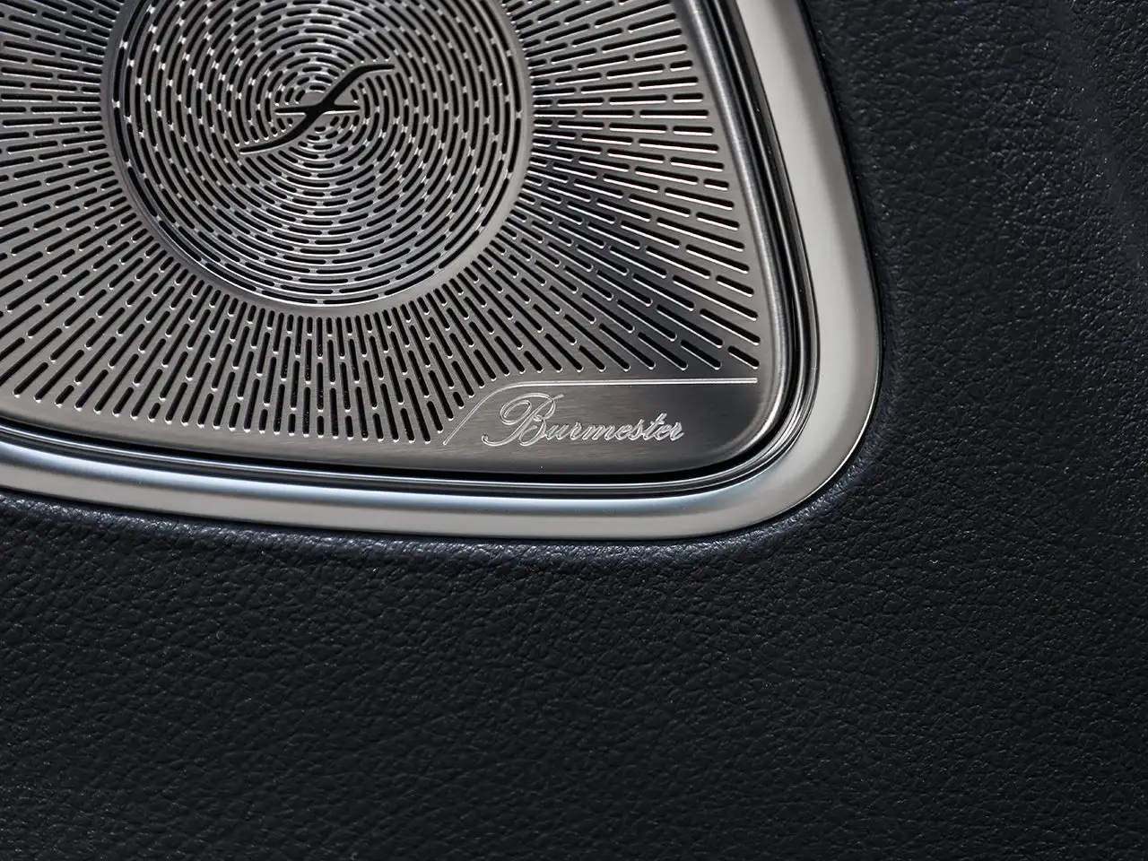 Mercedes-Benz GLC - Image 20