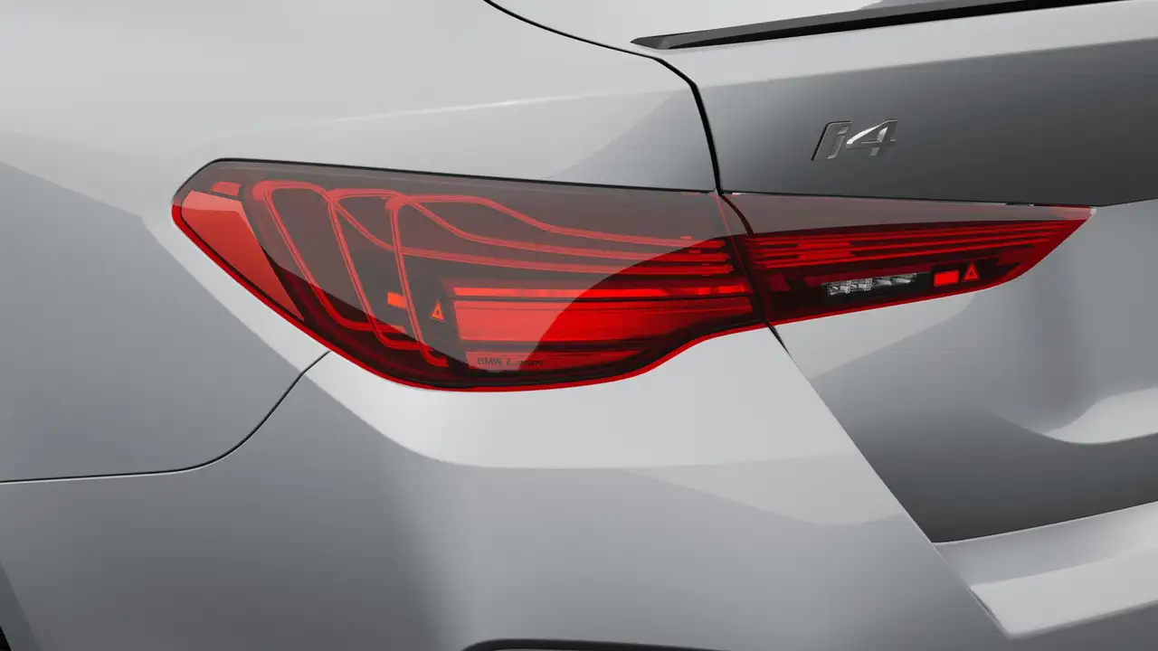 BMW i4 - Image 8
