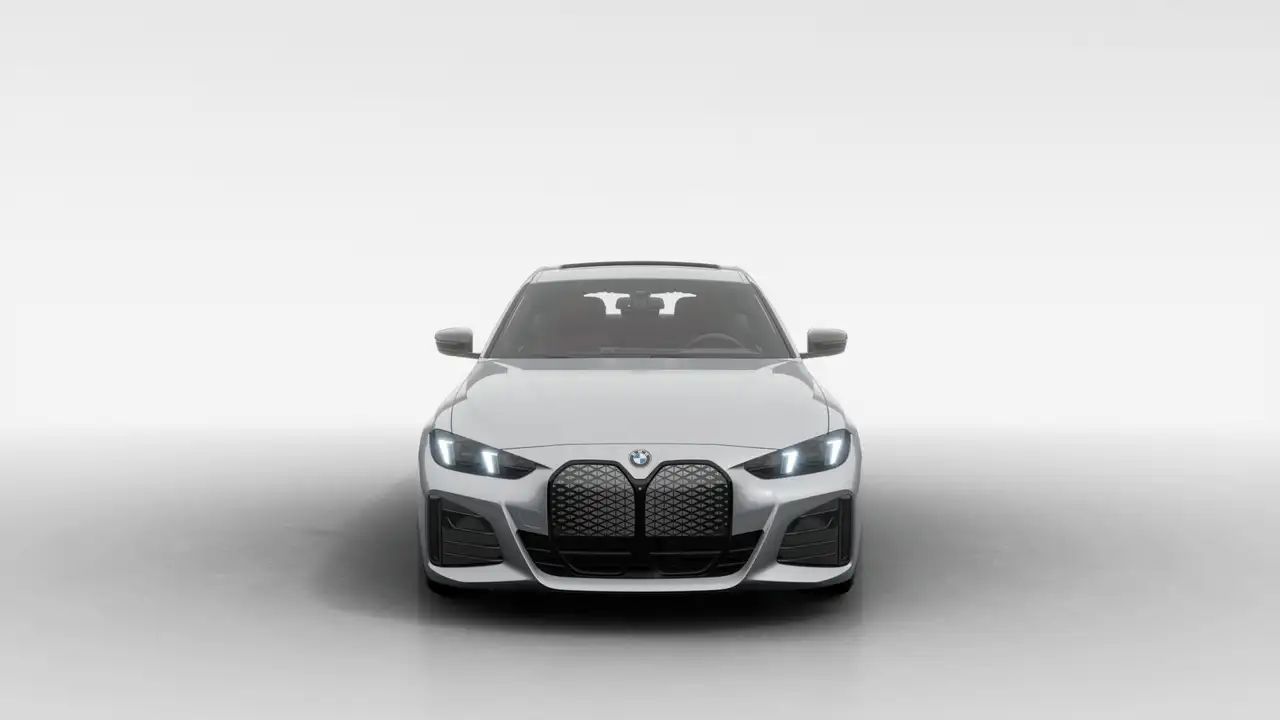 BMW i4 - Image 3